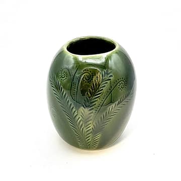 Wazon kamionkowy z paprocią w kolorze głębokiej zieleni 12 cm